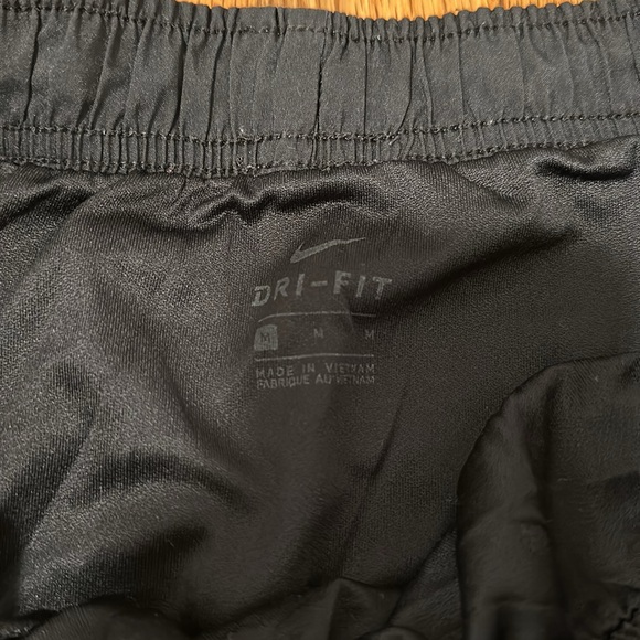 Nike dri fit running short - Picture 2 of 3